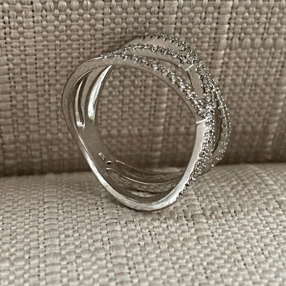 Women Rings Silver Tone Crystal accent Fashion Jewelry Ring Size 8 Unbranded - Picture 12 of 12